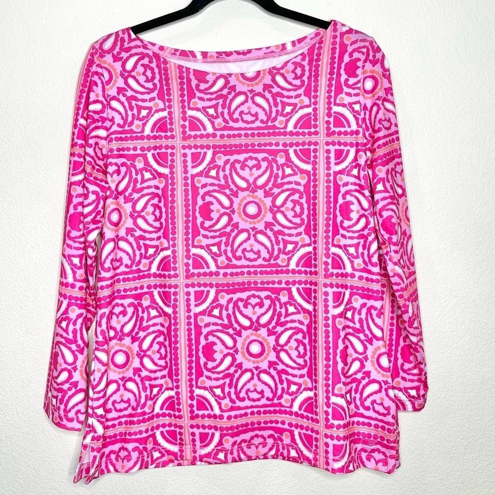 Vineyard Vines Performance Pink Paisley Active Top size Medium